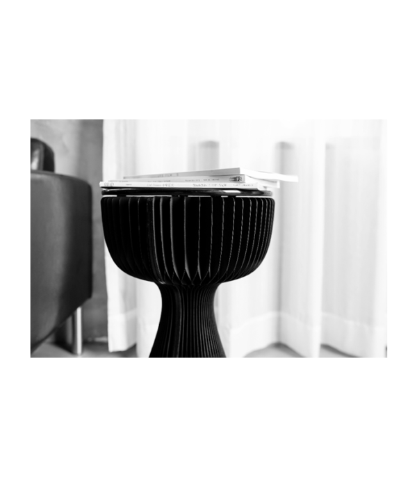 Slinky Table in Black (H54 cm)